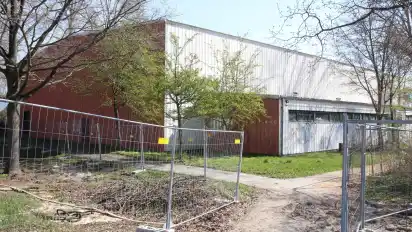 Der Hallenboden ist beschädigt, daher ist die Uni-Sporthalle an der Grazer Straße seit Monatsanfang geschlossen.