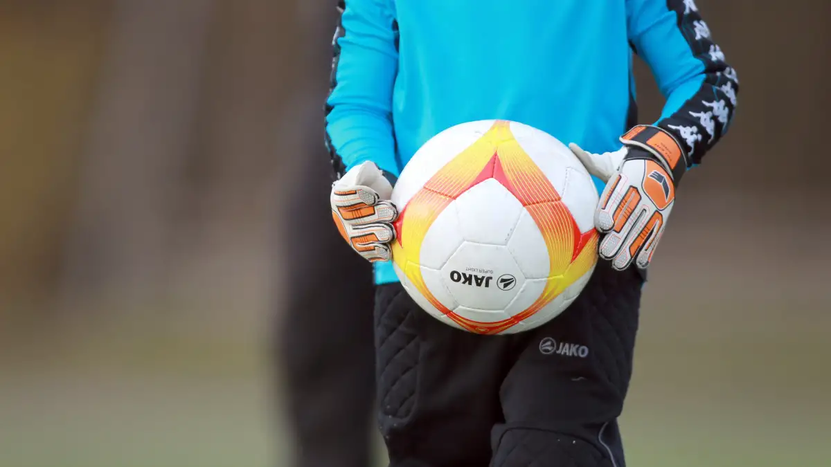 Verdacht auf rassistische Äußerungen bei Jugendfußballspiel in Bremen