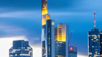 Die Commerzbank gibt Zahlen für das 1. Quartal bekannt. Foto: Boris Roessler/dpa