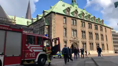 Ein Einsatz am Rathaus hat kurzfristig für Aufregung gesorgt.