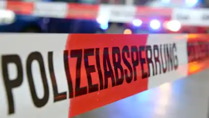 Die Polizei sucht Zeugen der Auseinandersetzung.