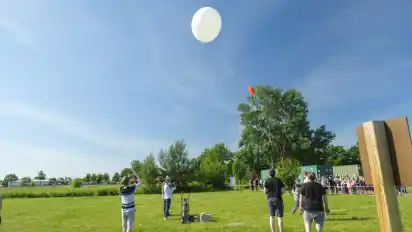 Wird's wieder ein Wetterballon? Die Lukas-Schule in Bassum erhält Unterrichtsmaterial vom Wert von 10.000 Euro vom Volksbank-Projekt VR-Digication.