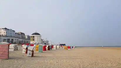 Borkum lockt rund um den Musikpavillon mit einer schönen Promenade.