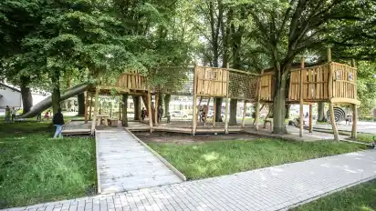 Die Stiftung Friedehorst hat bereits 2019 bis 2021 einen großen inklusiven Spielplatz auf ihrem Gelände in Lesum geschaffen, der allen Kindern offensteht.