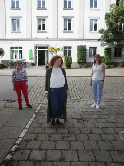 Bärbel Lehmann kümmert sich um die Gäste, Monika Lysik koordiniert das Programm und Sylvia Schikker vertritt das Haus nach außen.