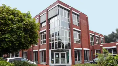 Am FOM Hochschulzentrum in Bremen stehen verschiedene praxisorientierte Bachelor- und Master-Studiengänge zur Auswahl.
