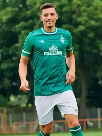 So sieht es aus, das neue Heimtrikot der Werder-Profis.
