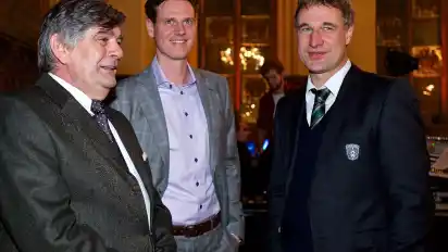 Holger Berger (links) mit Tim Borowski und Marco Bode auf einer Aufnahme aus dem Jahr 2014.