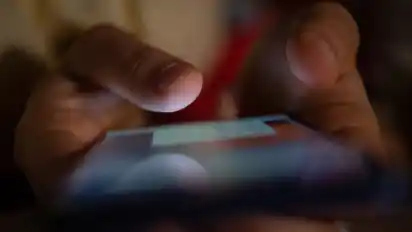 Pegasus nutzt Sicherheitslücken in der Smartphone-Software, um weitreichenden Zugriff auf Daten zu erlangen. Ein internationales Journalisten-Konsortium hatte zuletzt über einen Datensatz mit rund 50.000 Nummern berichtet, die von Kunden des israelischen Anbieters NSO Group als potenzielle Ausspähziele ausgewählt worden sein sollen.