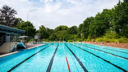 Das Freibad Sottrum heißt seine Badegäste coronabedingt in zweistündigen Zeitfenstern willkommen.