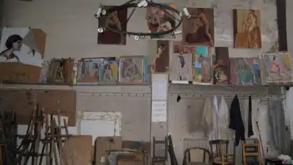 Einblick in den Aktzeichensaal der Académie de la Grande Chaumière in Paris: Der Saal, in dem heute noch Kurse stattfinden, war auch für Paula Modersohn-Becker ein Ausbildungsort.