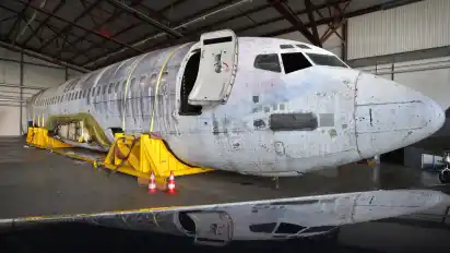 Der Rumpf der im Jahr 1977 von Terroristen entführten Lufthansa-Maschine "Landshut" steht in einem Hangar des Bodensee-Airports.