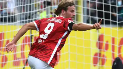 Torjubel eines Bremers im Breisgau: Lucas Höler nach einem Tor für den SC Freiburg gegen Augsburg in der Bundesliga.