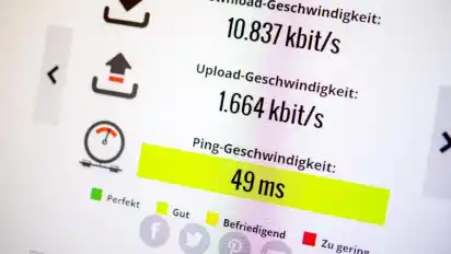 Wer zu Hause nicht die mit dem Provider vereinbarte Internetleistung empfängt, kann sich wehren. Foto: Zacharie Scheurer/dpa-tmn