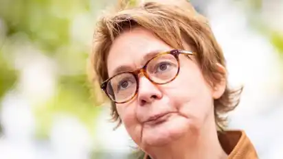 Niedersachsens Gesundheitsministerin Daniela Behrens will, dass Apotheker bald gegen Corona impfen.