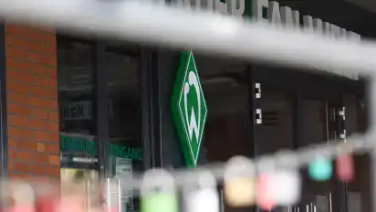 Der SV Werder Bremen zahlt Ungeimpften in Zukunft kein Gehalt mehr, wenn sie in Quarantäne müssen.