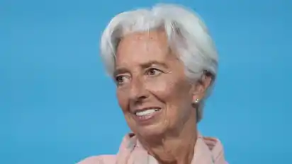 Die EZB-Präsidentin Christine Lagarde wirbt um Vertrauen in den Kurs der Europäischen Zentralbank. Foto: Boris Roessler/dpa