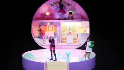 Wedekind im Polly Pocket: Das Theater Bremen zeigt eine moderne Inszenierung von "Franziska".