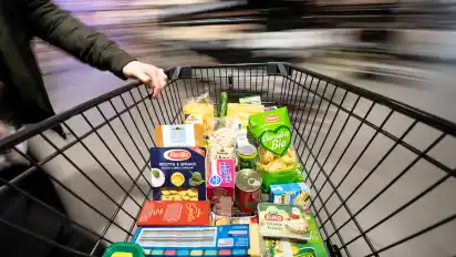 Viele Lebensmittel sind aus ärztlicher Sicht für Kinder zu salzig, zu süß oder zu fettig.