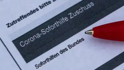 Unternehmen in Baden-Württemberg, die Corona-Soforthilfen beantragt haben, haben nun bis zum 16. Januar Zeit, ihre Rückmeldung abzuschicken. Foto: Robert Michael/dpa-Zentralbild/dpa/Archiv