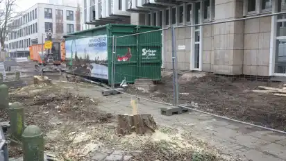 So sah das im Dezember 2021 aus: Baumfällungen für das Bauvorhaben auf dem Grund des ehemaligen Bundesbankgebäudes.
