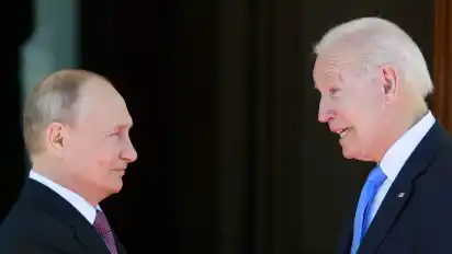 Angesichts der weiter zunehmenden Spannungen im Ukraine-Konflikt wollen Russlands Staatschef Wladimir Putin und US-Präsident Joe Biden nach Kremlangaben an diesem Samstag telefonieren.