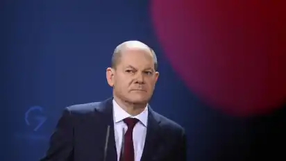 Bundeskanzler Olaf Scholz will am Dienstag den russischen Präsidenten Wladimir Putin treffen. Foto: Christophe Gateau/dpa