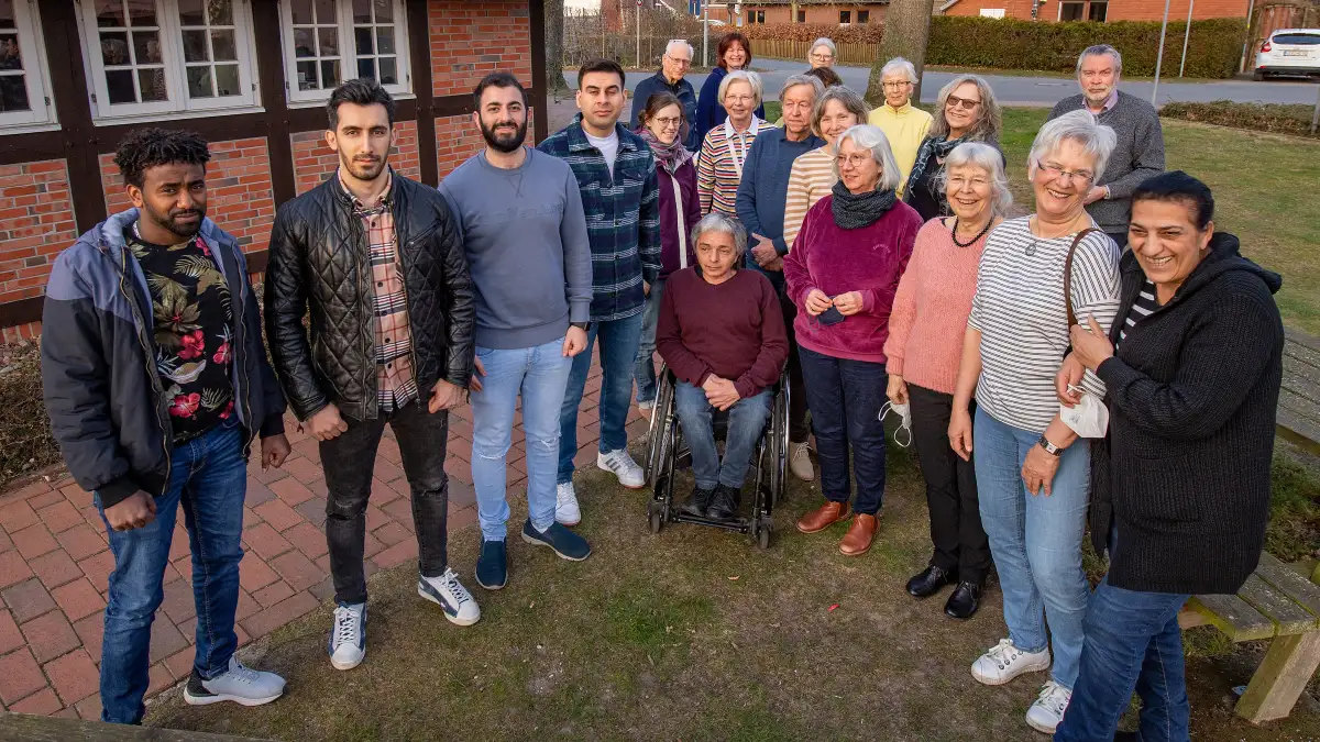 TNTda qizlarning yalangoch suratlari