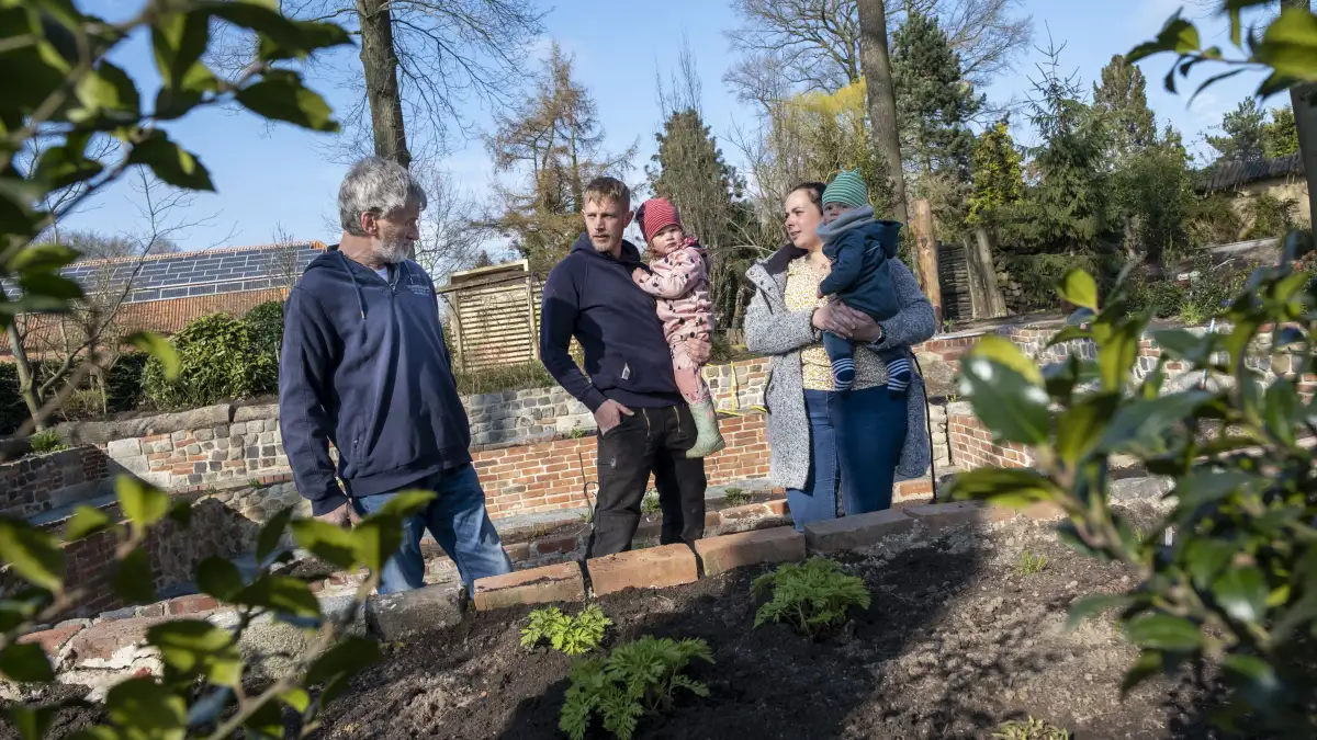 Saisonbeginn in Twistringen Neues in Bellersens Garten