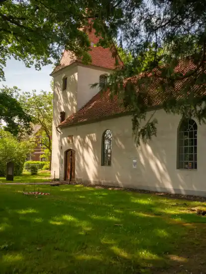 Auf dem Rückweg geht es über Lilienthal in Richtung Bremen. Auf dem Bild: die Truper Kapelle in Lilienthal.
