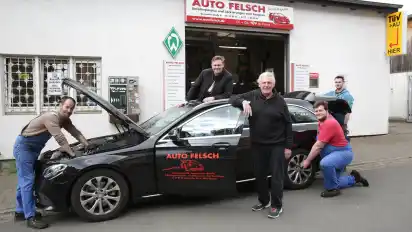 Immer die beste Lösung für die Kunden – so lautet seit 45 Jahren das Motto von Auto Felsch. Die Mitarbeiter des Findorffer Betriebs setzen dies in die Tat um (von links): André Kettler, André Felsch, Gerd Felsch, Bjaron Stütelberg und Toni Saathoff.