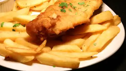 Nicht nur das Frittierfett ist teurer geworden, sondern auch der Fisch.