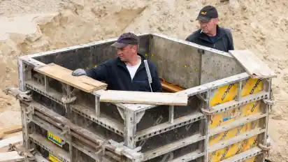 An vielen Stellen auf dem Firmengelände wird geabeitet.