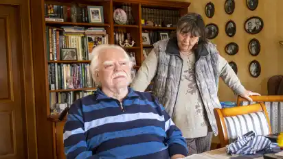 Kümmern sich seit mehr als 40 Jahren um Greifvögel: Hann-Jürgen und Ingrid Hiller.