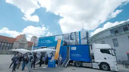 Die Bundesbank war mit ihrem Ausstellungstruck im Rahmen einer deutschlandweiten Roadshow diese Woche auf dem Rathausplatz in Delmenhorst zu Gast.