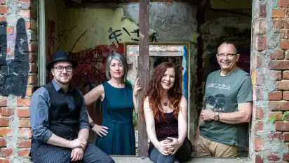 Cara besteht aus Simon Pfisterer, Kim Edgar, Gudrun Walther und Jürgen Treyz (von links).