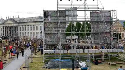 Abgebaut: "People's Justice" des indonesischen Künstlerkollektivs Taring Padi war nicht lange auf dem Friedrichsplatz zu sehen.