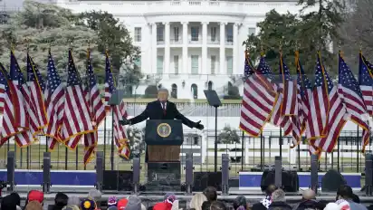 Der damalige Präsident Donald Trump am 6. Januar 2021 während seiner Ansprache bei einer Kundgebung vor dem Weißen Haus.