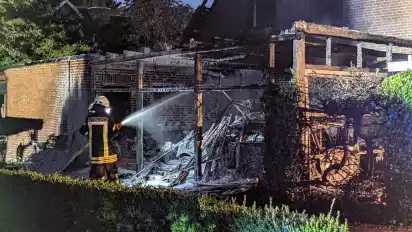 Das Einfamilienhaus ist nach dem Brand unbewohnbar und gilt als einsturzgefährdet.