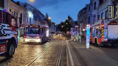 Ein Mensch stirbt bei einem Dachstuhlbrand im Bremer Viertel.