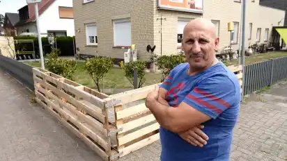Umstrittene Grundstücksgrenze in Delmenhorst Bürger stellt Zaun auf