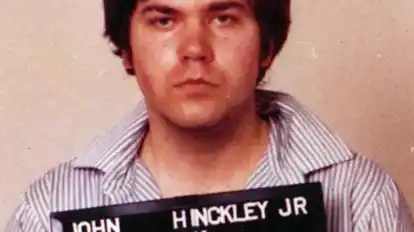 Versuchte den damaligen US-Präsidenten Ronald Reagen zu ermorden: John Hinckley.