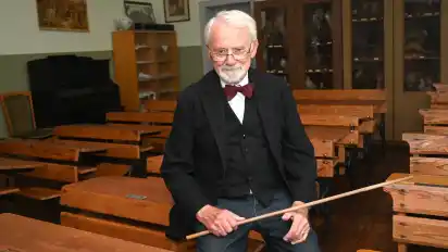 Rupprecht Knoop erteilt im Schulmuseum Lilienthal Unterricht wie vor 100 Jahren. Nun sucht er einen Nachfolger.