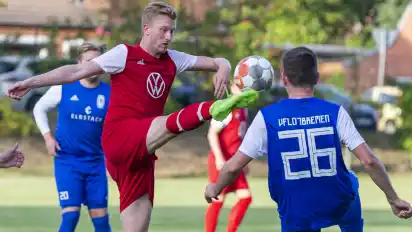 Yannick Vrampe, hier auf einem Archivbild, leitete mit seinem Treffer zum 1:1 die Wende für den neuen Spitzenreiter FC Worpswede ein.