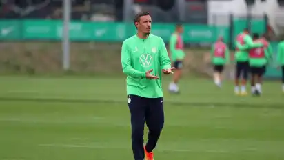 Max Kruse durfte beim Mannschaftstraining des VfL Wolfsburg nicht teilnehmen. Er wurde zum Torwarttraining abgeschoben