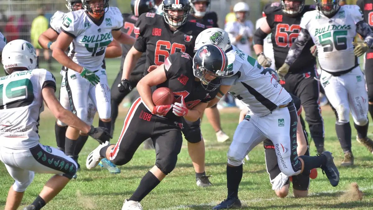 Bremen Football Clubs Thrive on NFL and Flag Football
