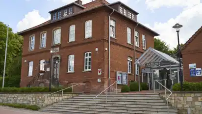 Die Gemeinde Hagen erwartet weitere Flüchtlinge. Während der jüngsten Ratssitzung bat Bürgermeister Andreas Wittenberg um Hilfe: Es fehlt an Wohnungen für die Neuankömmlinge.