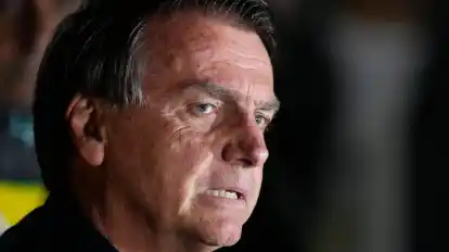 Brasiliens Präsident Jair Bolsonaro bei einer Pressekonferenz in Brasilia.