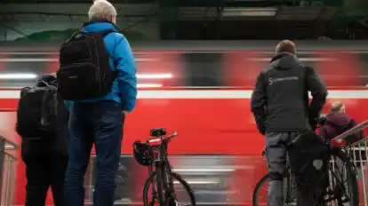 Was darf Mobilität kosten? Für viele einkommensschwache Menschen ist das geplante 49-Euro-Ticket kaum bezahlbar.