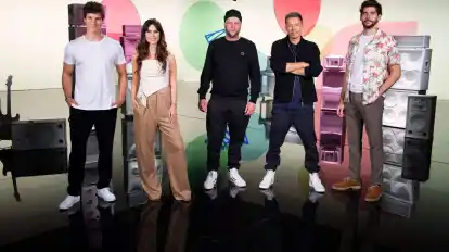 Von links nach rechts: Wincent Weiss, Lena Meyer-Landrut, Smudo, Michi Beck und Alvaro Soler.